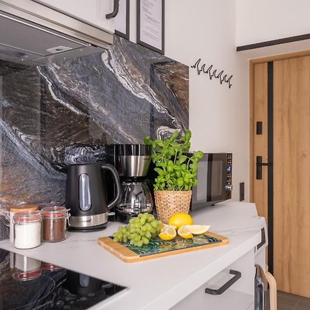 Green Garden & Private Parking Apartments With Playground Riga Exterior foto