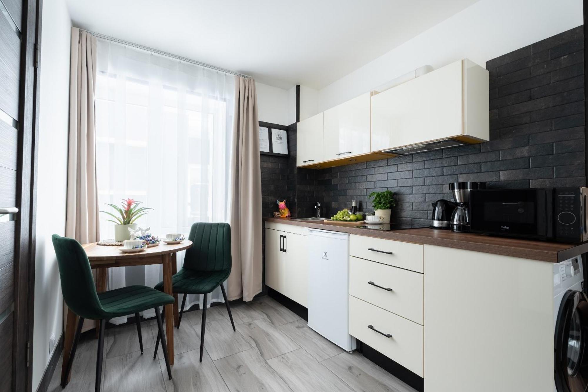 Green Garden & Private Parking Apartments With Playground Riga Exterior foto