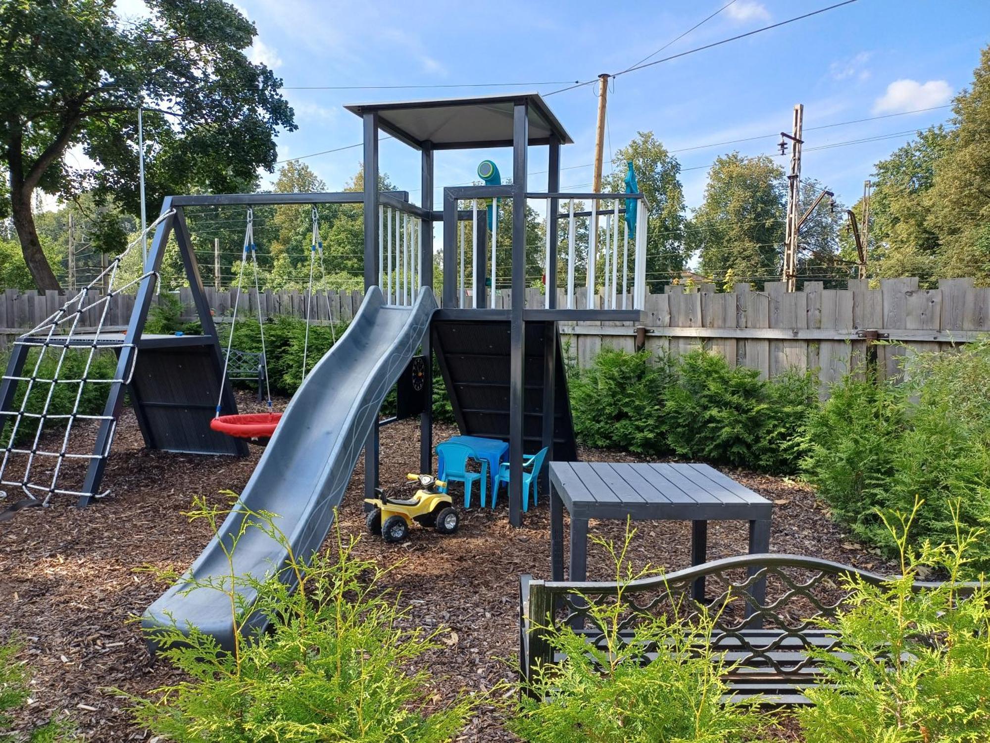 Green Garden & Private Parking Apartments With Playground Riga Exterior foto